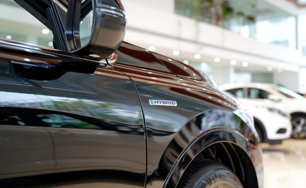 Tipos de autos híbridos que existen en Chile, sus ventajas y los más vendidos