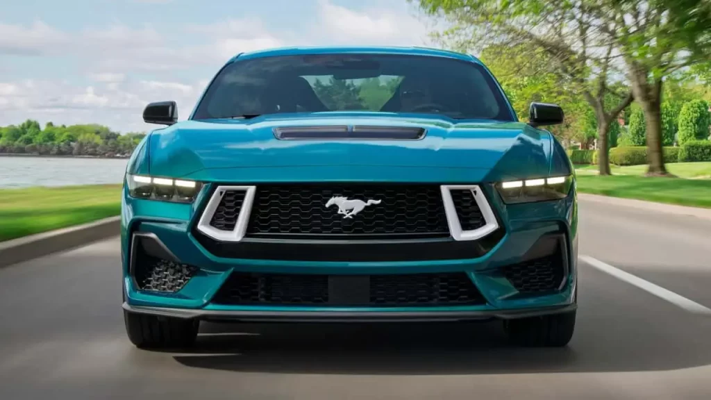 FORD MUSTANG