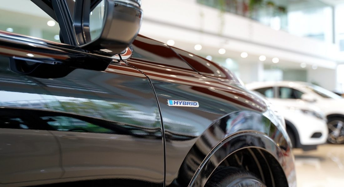 Tipos de autos híbridos que existen en Chile, sus ventajas y los más vendidos